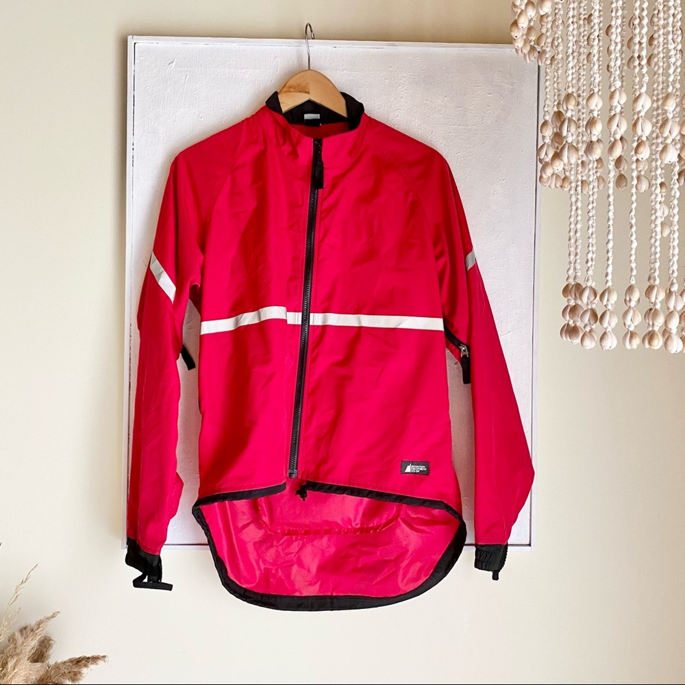 MEC Mountain Equipment Co-op red running jacket rain coat size medium